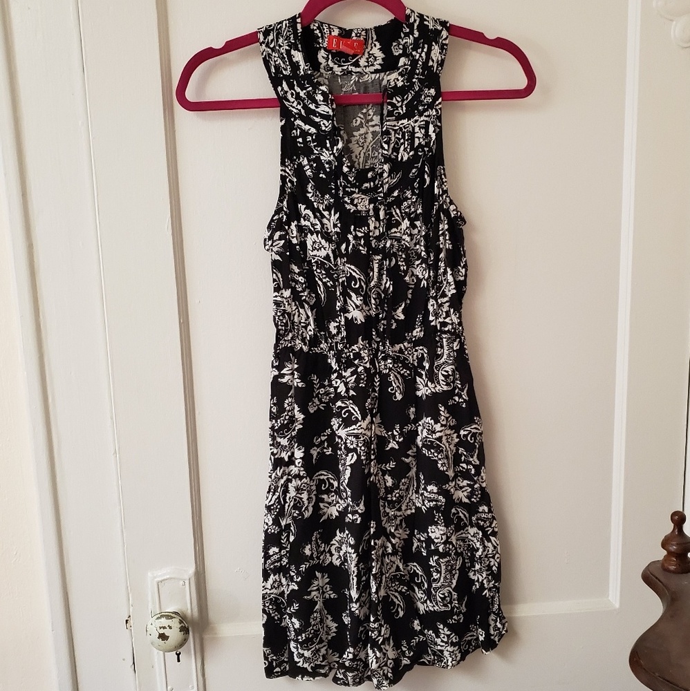 Elle black white floral print sleeveless dress NWT